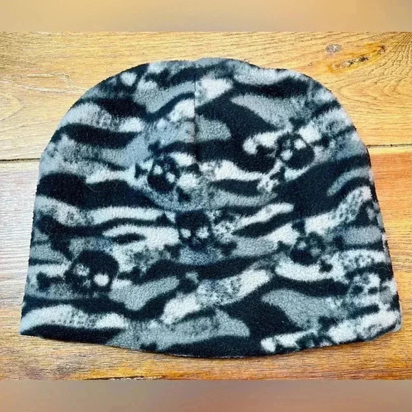Reversible Skull Cap / Beanie Hat | Biker Style | Fleece or Knit - Picture 2 of 5